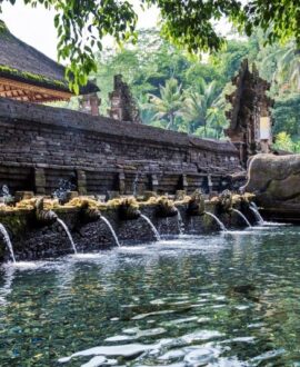 ティルタエンプル寺院